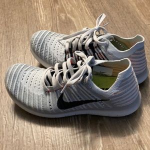 Nike Free Run Flyknit Sneakers
